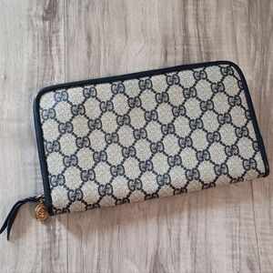 Gucci Luce zip around wallet/ clutch